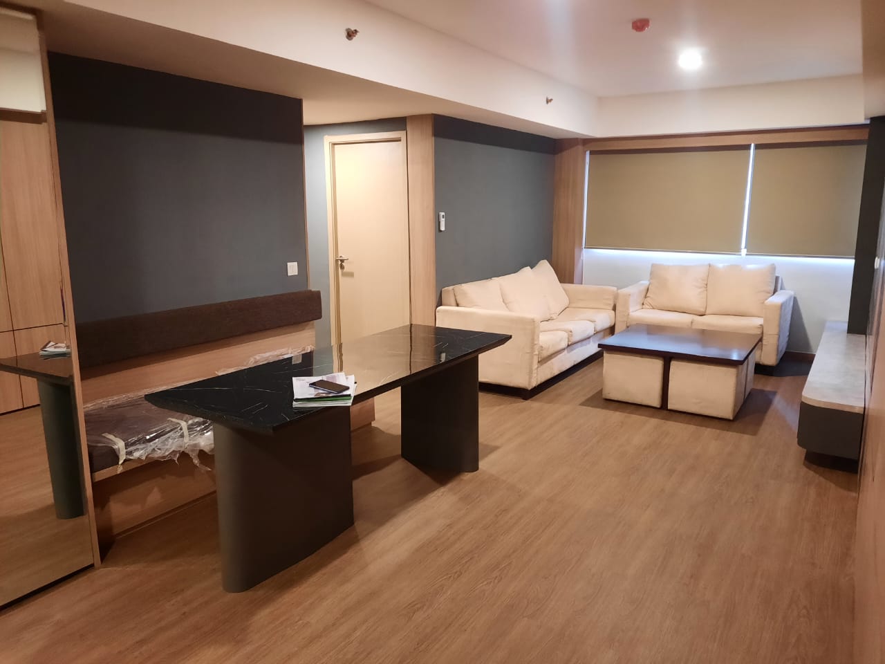 Living Space Kontemporer — Desain Interior Residensial oleh ARTUDIO